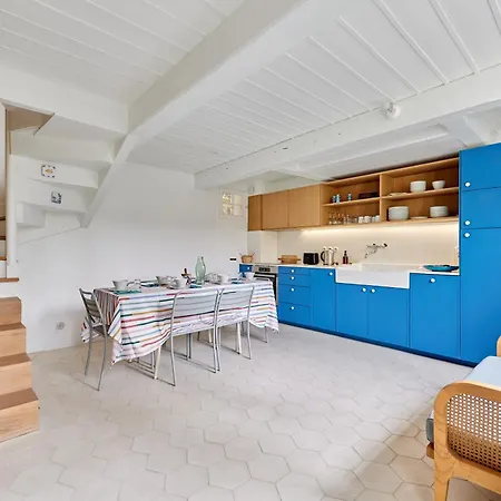 Hébergement de vacances Les Volets Bleus De - Centre - *