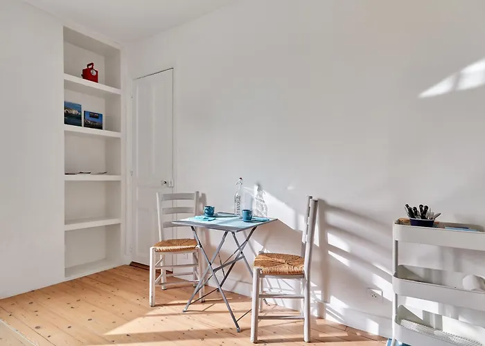 Les Volets Bleus De - Centre - * Trouville-sur-Mer