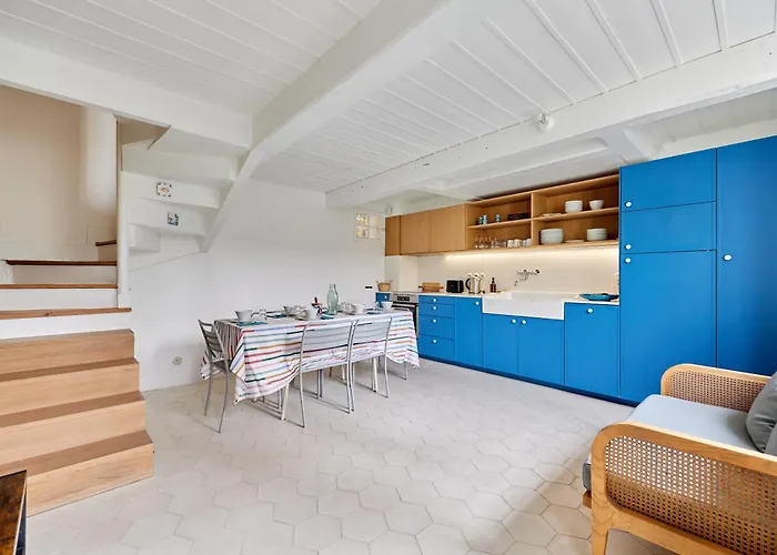 Hébergement de vacances Les Volets Bleus De - Centre - *