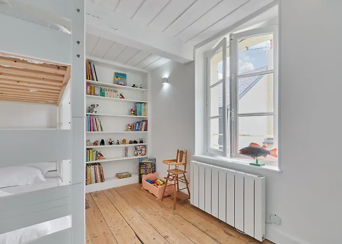 Les Volets Bleus De - Centre -