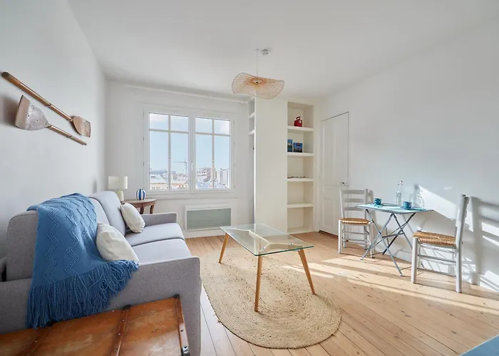 Les Volets Bleus De - Centre - * Trouville-sur-Mer